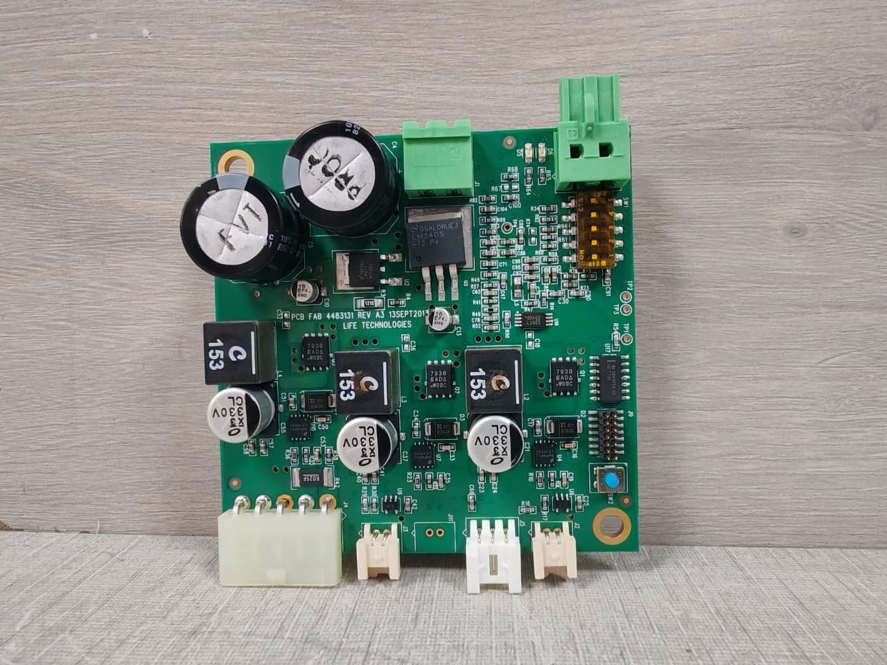 LIFE TECHNOLOGIES 4483131 REV A3 P/N 100030400 REV.B PCB BOARD