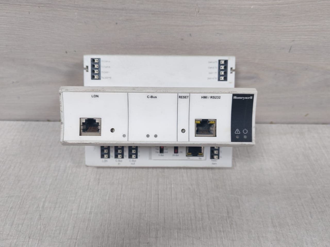 HONEYWELL XCL8010A EXCEL 800 V3.01.07 PLANT CONTROLLER MODULE
