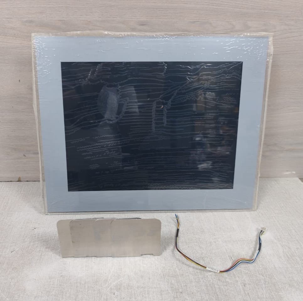 LOYTEC ELECTRONICS LVIS-3ME15-G1 TOUCH PANEL 85-240VAC - W/ FILTHY BOX