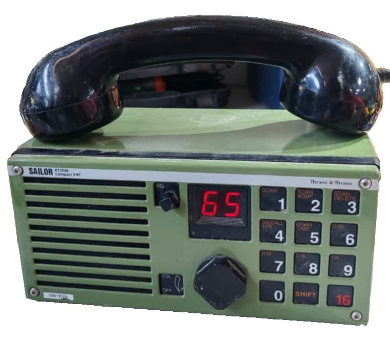 SAILOR RT2048 COMPACT VHF MARINE RADIO WITH TELEPHONE HANDSET