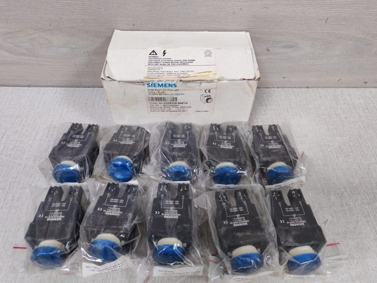 SIEMENS 3SB5235-6HF10 BLUE WIDE BAND LED PILOT LIGHT (1 BOX .)