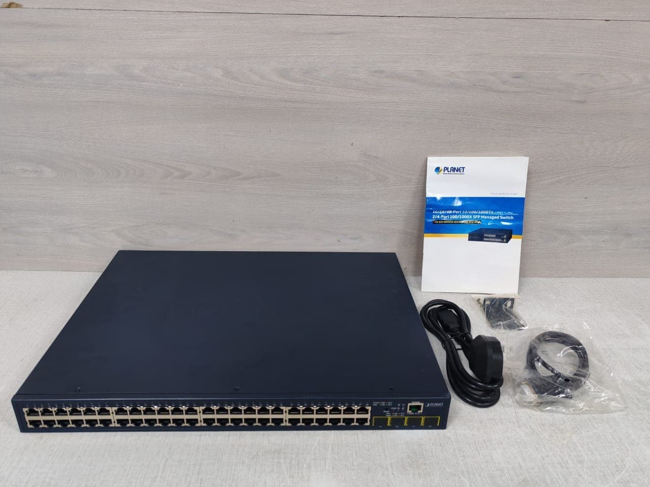 PLANET GS-4210-48T4S(V2) 48-Port 10/100/1000T+4-Port 100/1000X SFP Switched