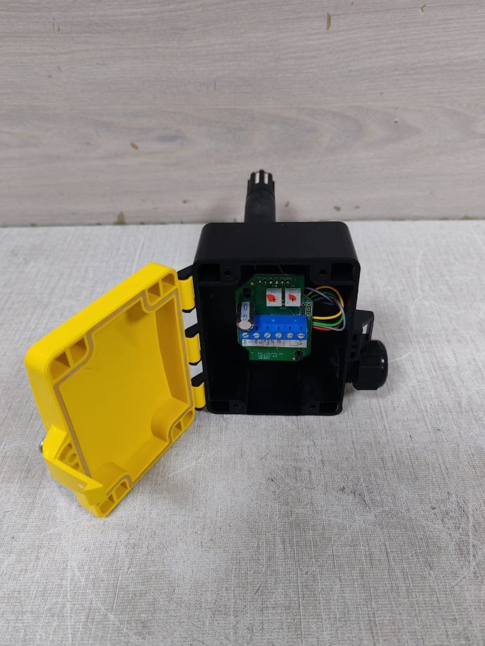SAUTER EGH111F031 Relative Humidity & Temperature Duct Transducer