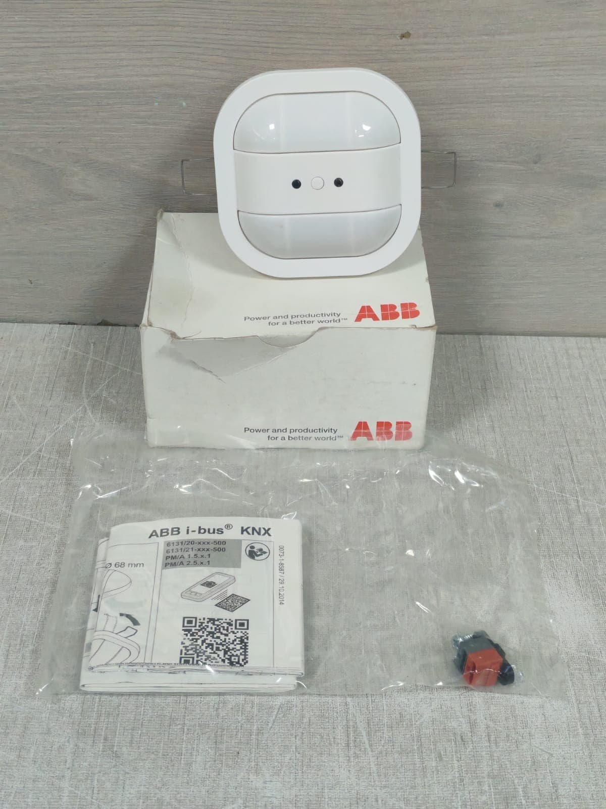 ABB 6131/20-24-500 2CKA006132A0342 I-BUS MINI PRESENCE DETECTOR KNX