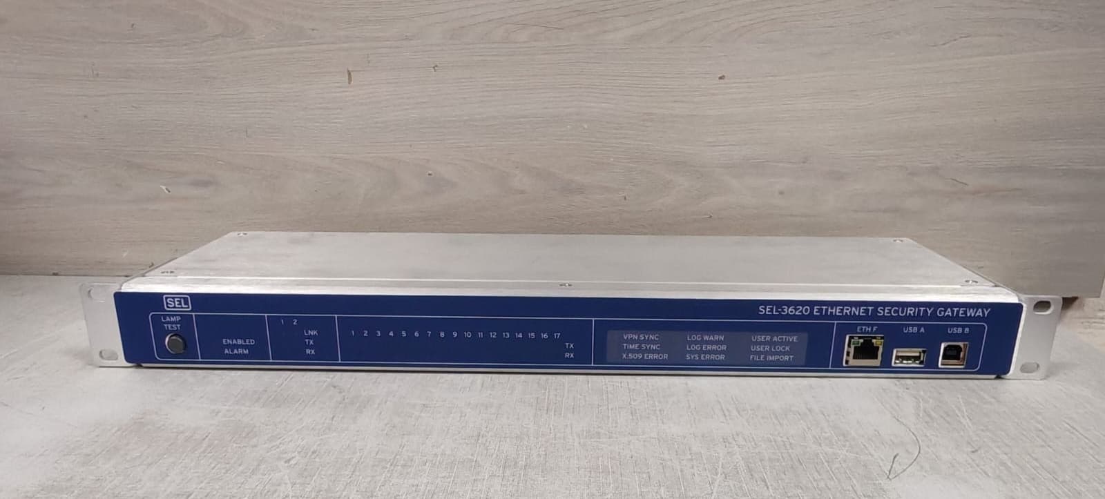 SEL-3620 3620XHA2XXX1 HW V2.0 ETHERNET SECURITY GATEWAY 120/240AC