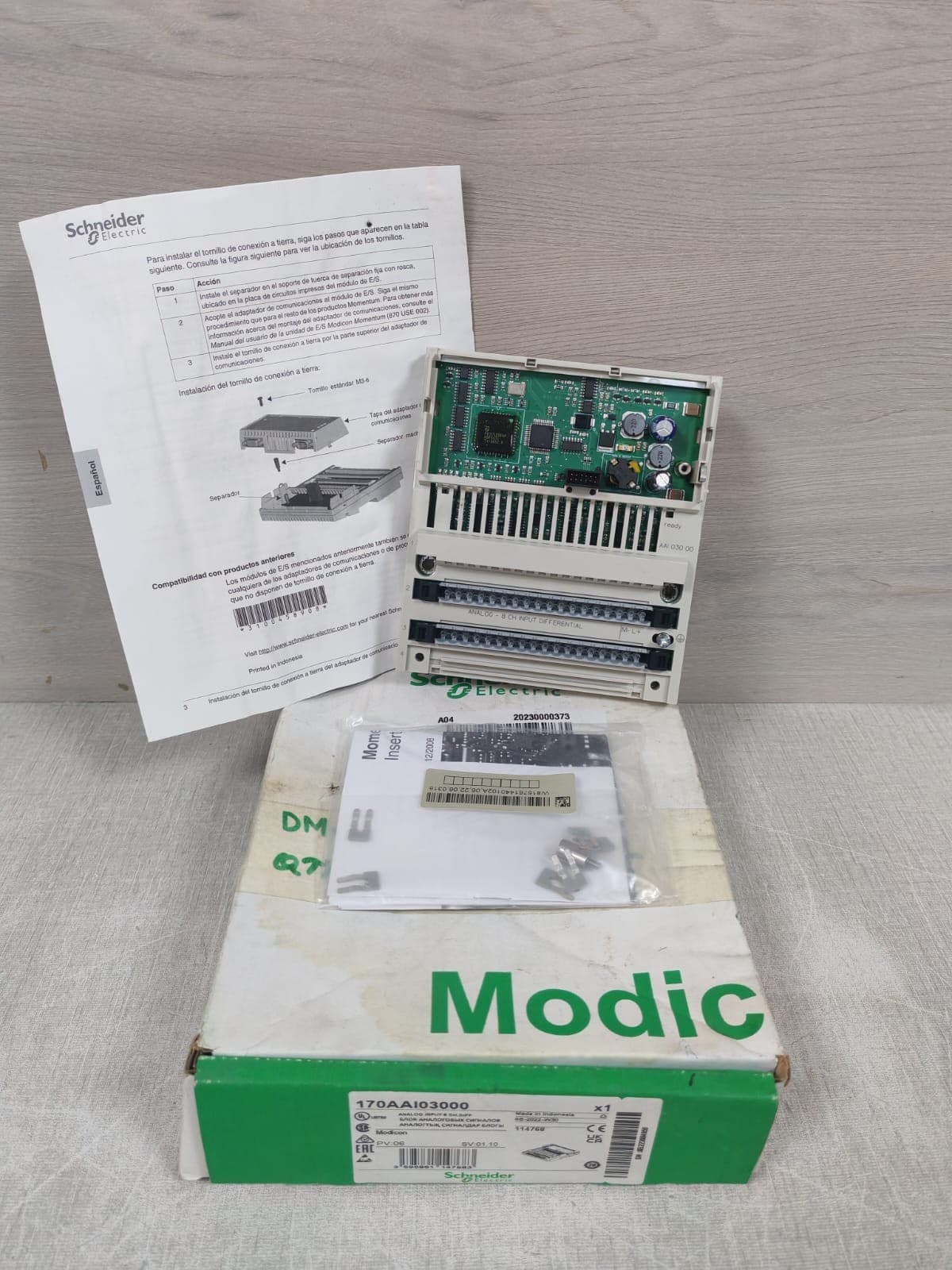 Schneider Electric 170AAI03000 Analog Input 8Ch.Diff PV.06 RL.17 SV.01.10