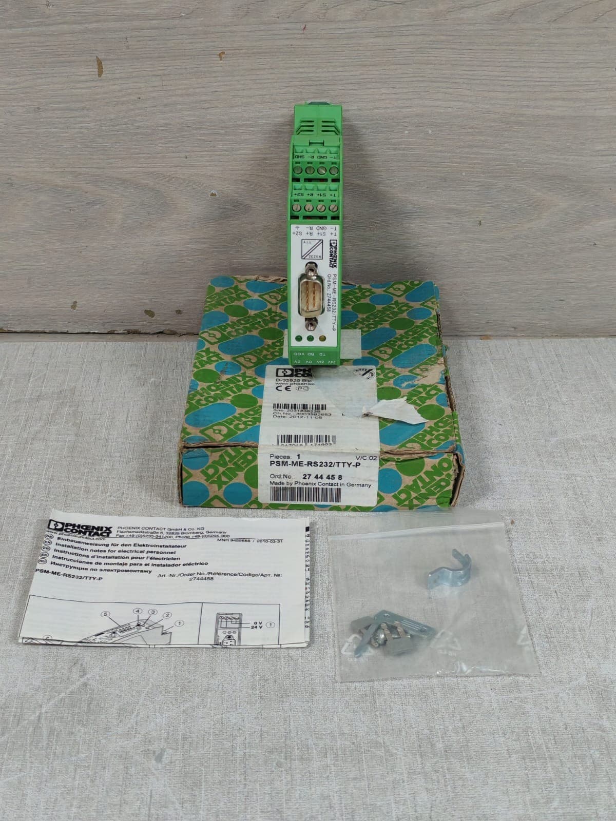 PHOENIX CONTACT PSM-ME-RS232/TTY-P 2744458 INTERFACE CONVERTER- W/ FILTHY BOX
