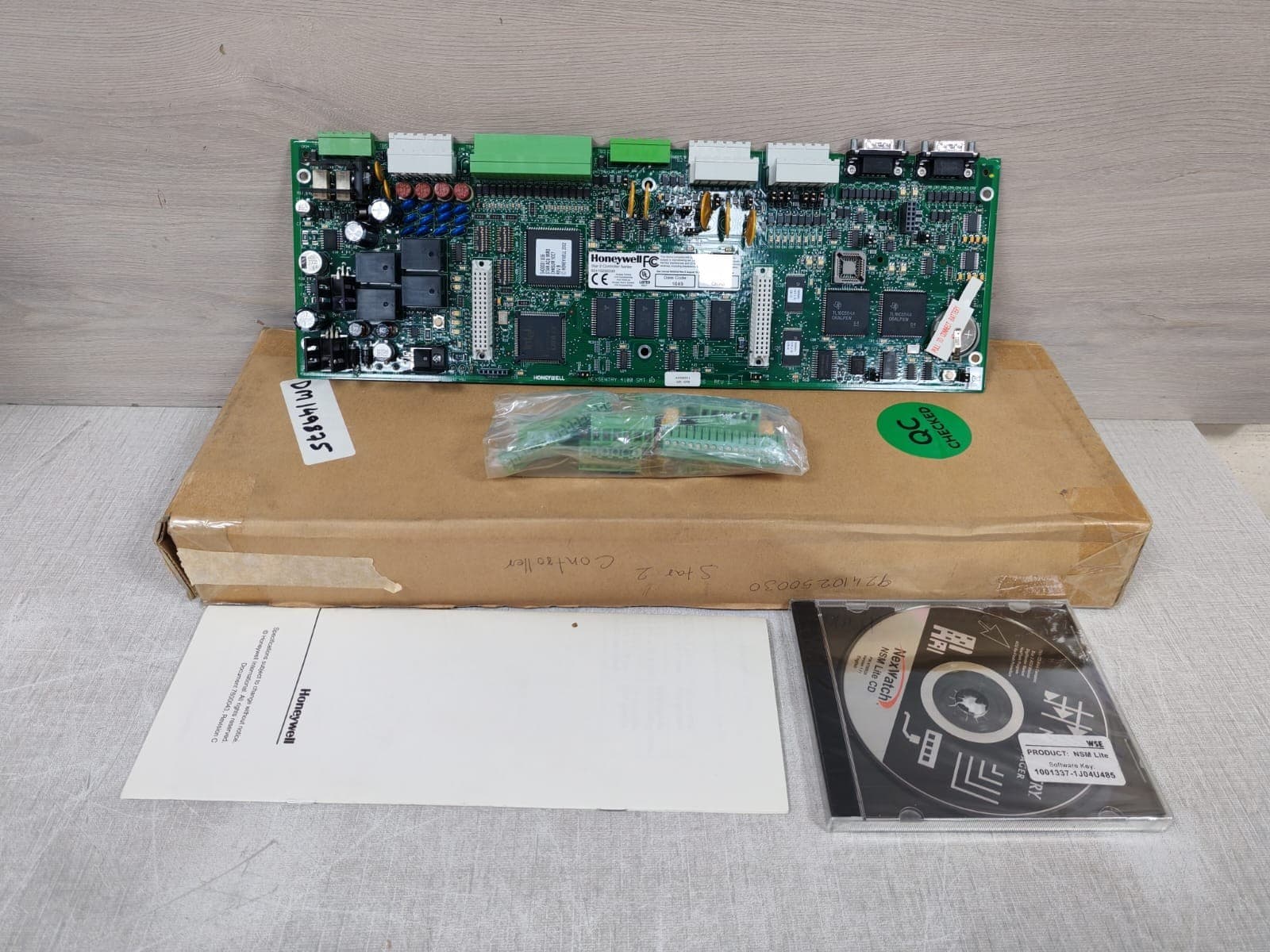 HONEYWELL NEXSENTRY 4100 SMT BD 6200029 L CONTROL MODULE - W/ FILTHY BOX
