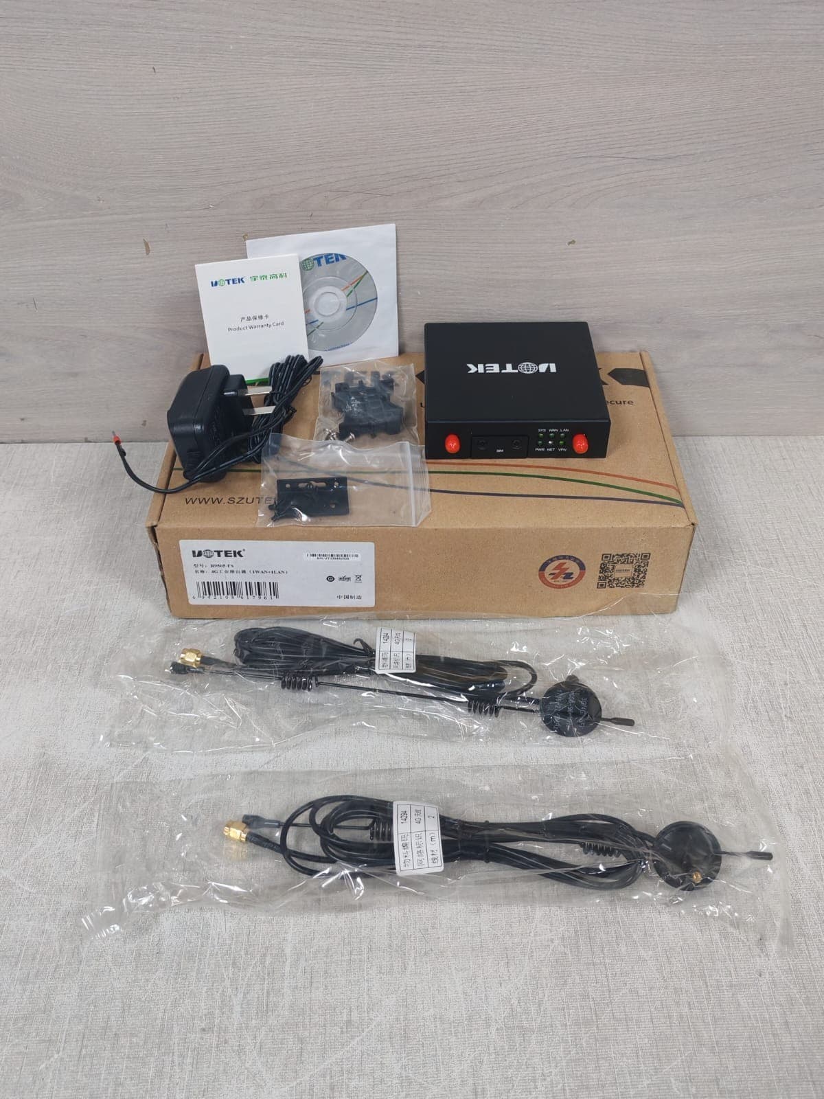 UOTEK R9505-FS 4G(1WAN+1LAN) INDUSTRIAL ROUTER