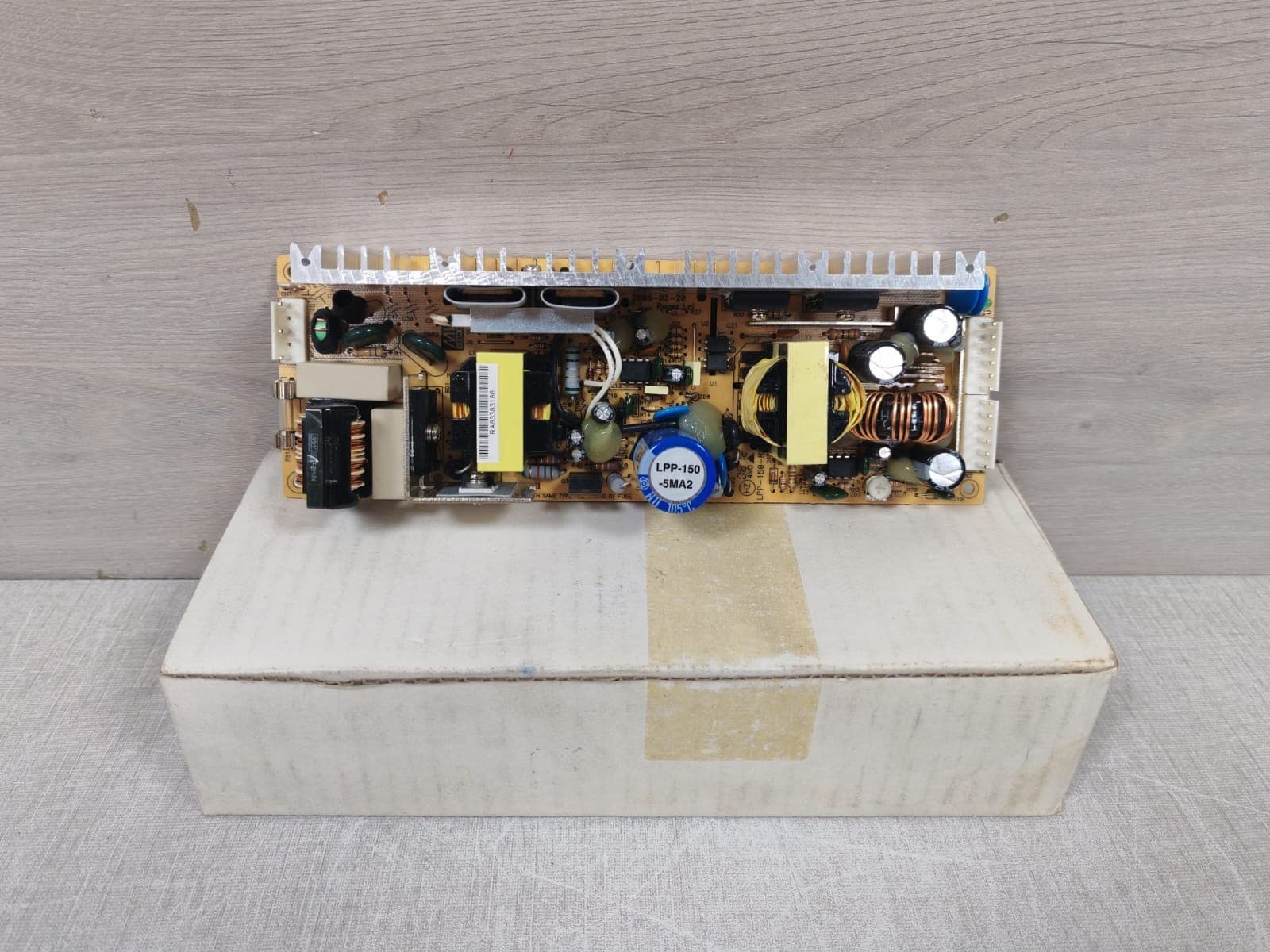 MEAN WELL LPP-150-R8 POWER SUPPLY