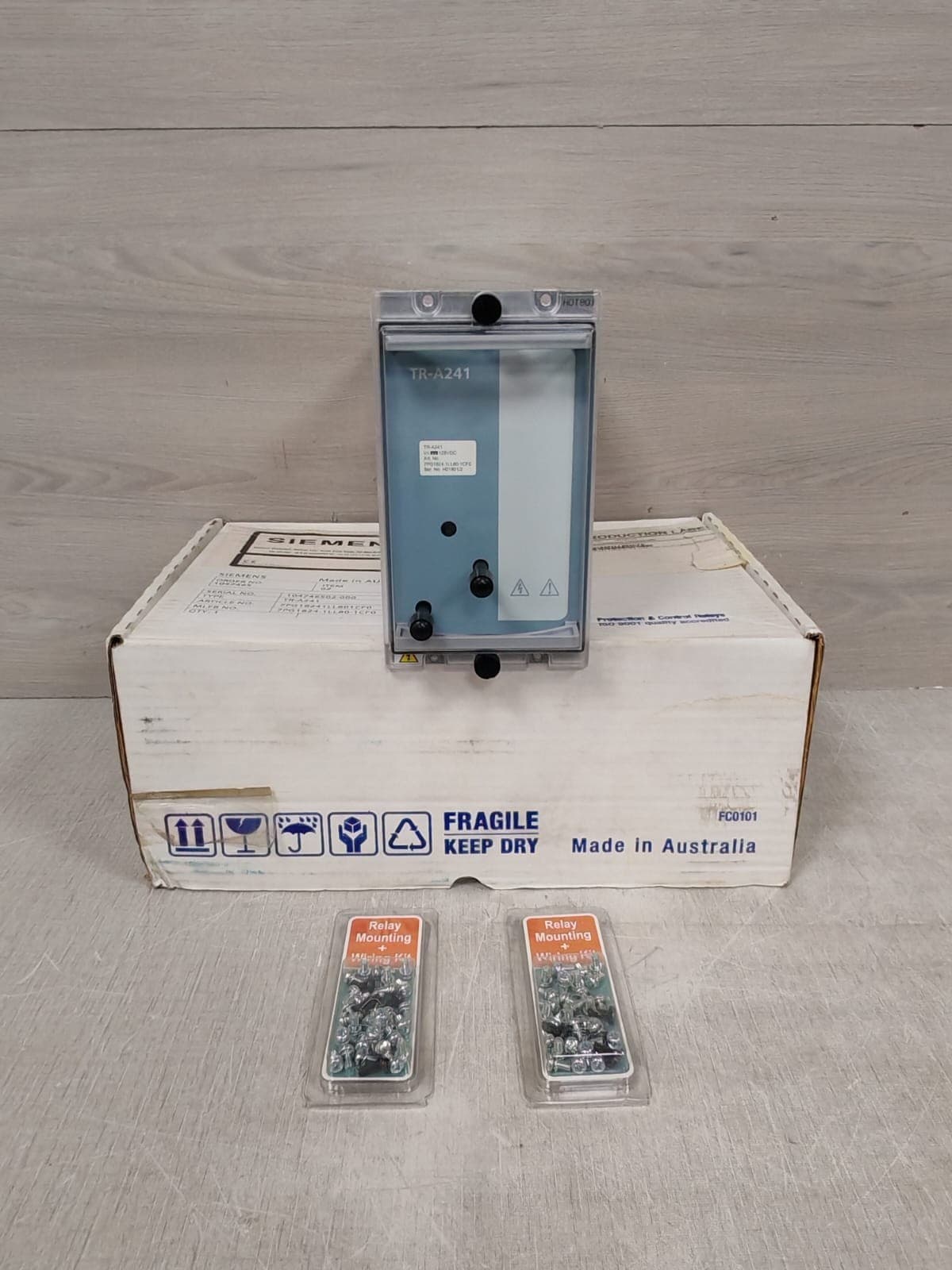 SIEMENS TR-A241 7PG1824-1LL80-1CF0 HIGH BURDEN TRIPPING RELAY 125VDC