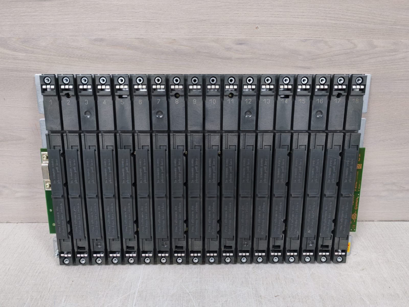 SIEIMENS SIMATIC S7 1P6ES7400-1TA01-0AA0 RACK UR1