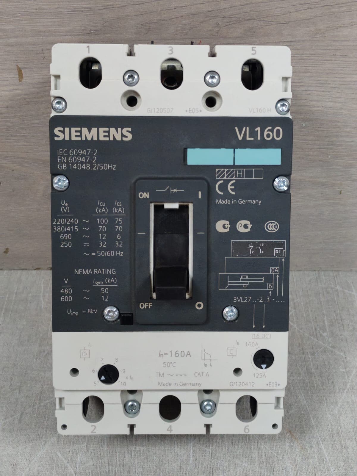 SIEMENS VL160/ VL160H 3VL2716-2AA36-0AA0 MOLDED CASE CIRCUIT BREAKER