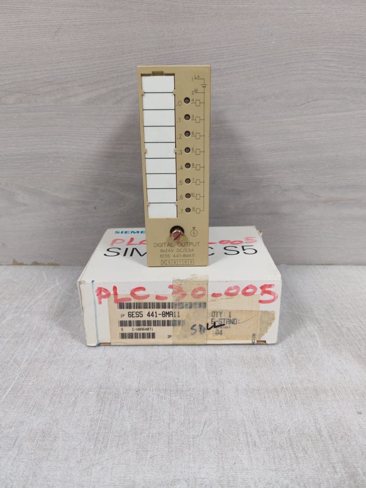SIEMENS SIMATIC S5 6ES5-441-8MA11 DIGITAL OUTPUT MODULE 24VDC