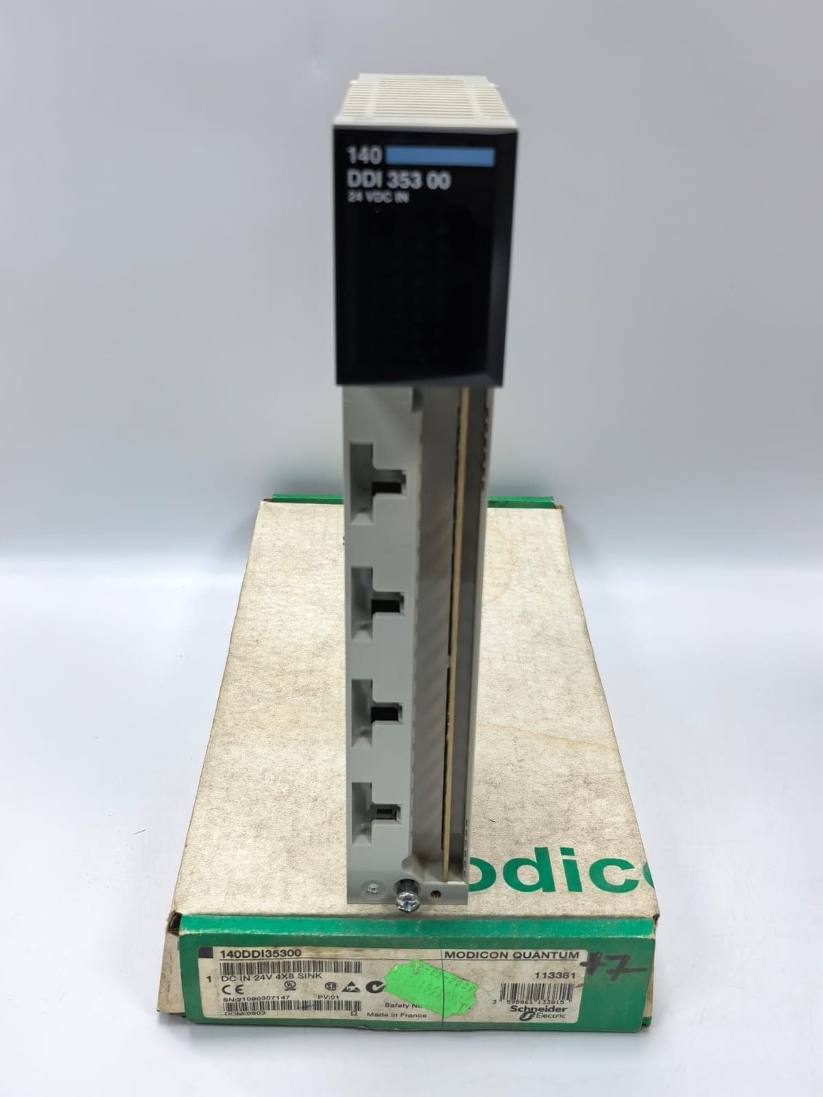 SCHNEIDER ELECTRIC 140DDI35300 24VDC IN MODICON QUANTUM PV.01 RL.81