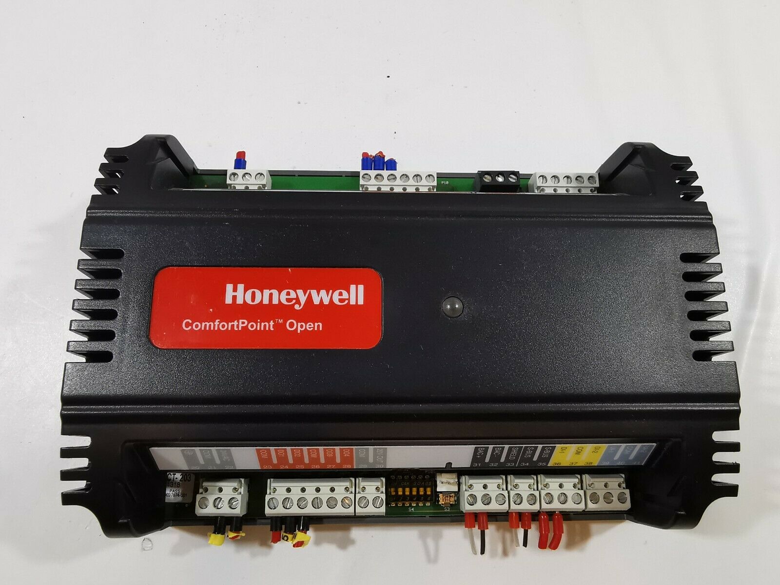 USED Honeywell UDC2300 Temperature Controller DC230L-E0-00-10-0A0P000-00-0