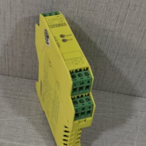 Used PHOENIX CONTACT PSR-ETP/ PSR-SCP- 24DC/ETP/1X1 SAFETY RELAYS