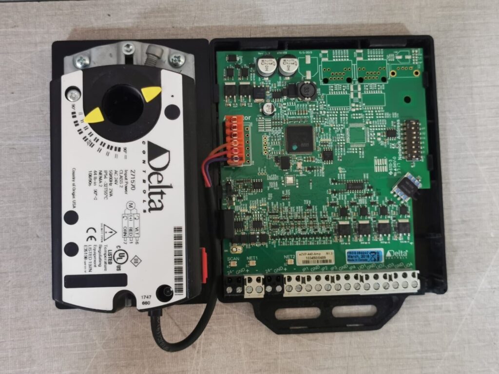 USED DELTA CONTROLS EZV-440-AMP ENTELIZONE PROGRAMMABLE VAV CONTROLLER ...