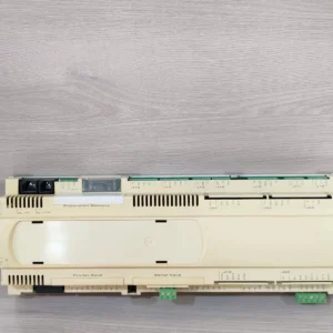 USED CAREL PCO2QE0AM0 REV.1.613 MCQUAY MICROTECH II"C"PLUS CONTROLLER-W/ MISSING PART