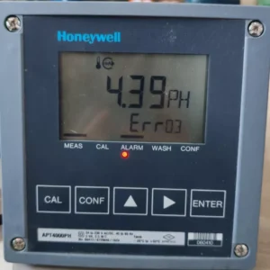 USED HONEYWELL APT4000PH ANALYZERS TRANSMITTER 24/230V 45/65HZ 5 VA, 2.5 W