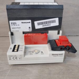 USED Honeywell XFL821A with base XS821-22 Analog Output Module