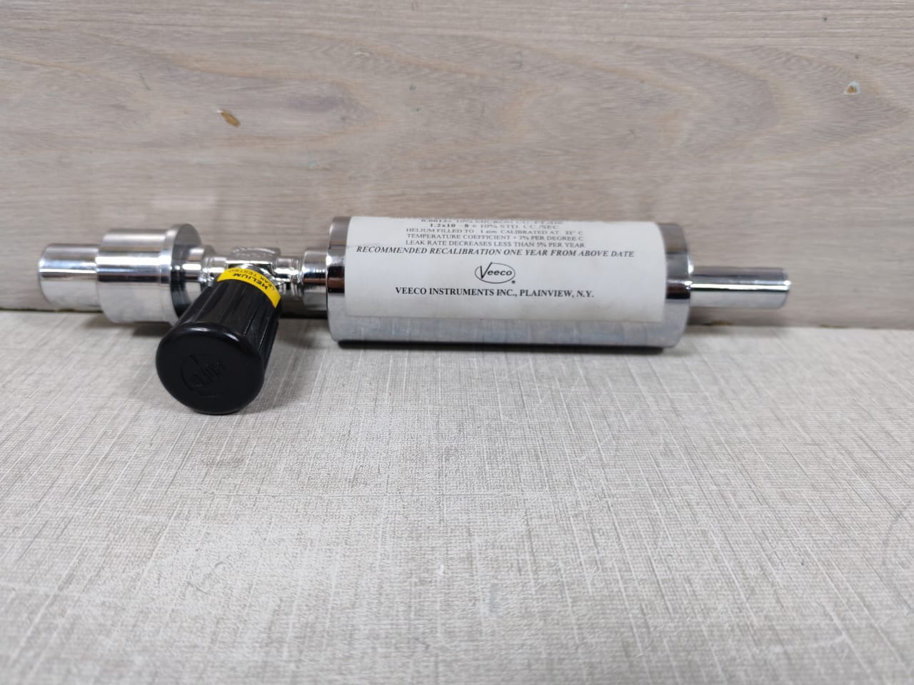 USED VEECO INSTRUMENTS INC. 4RC HELIUM MASS SPECTROMETER LEAK DETECTOR - Image 3
