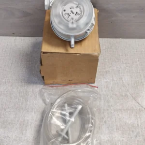 Siemens QBM81-5 Differential Pressure Switch / NEW OPEN BOX