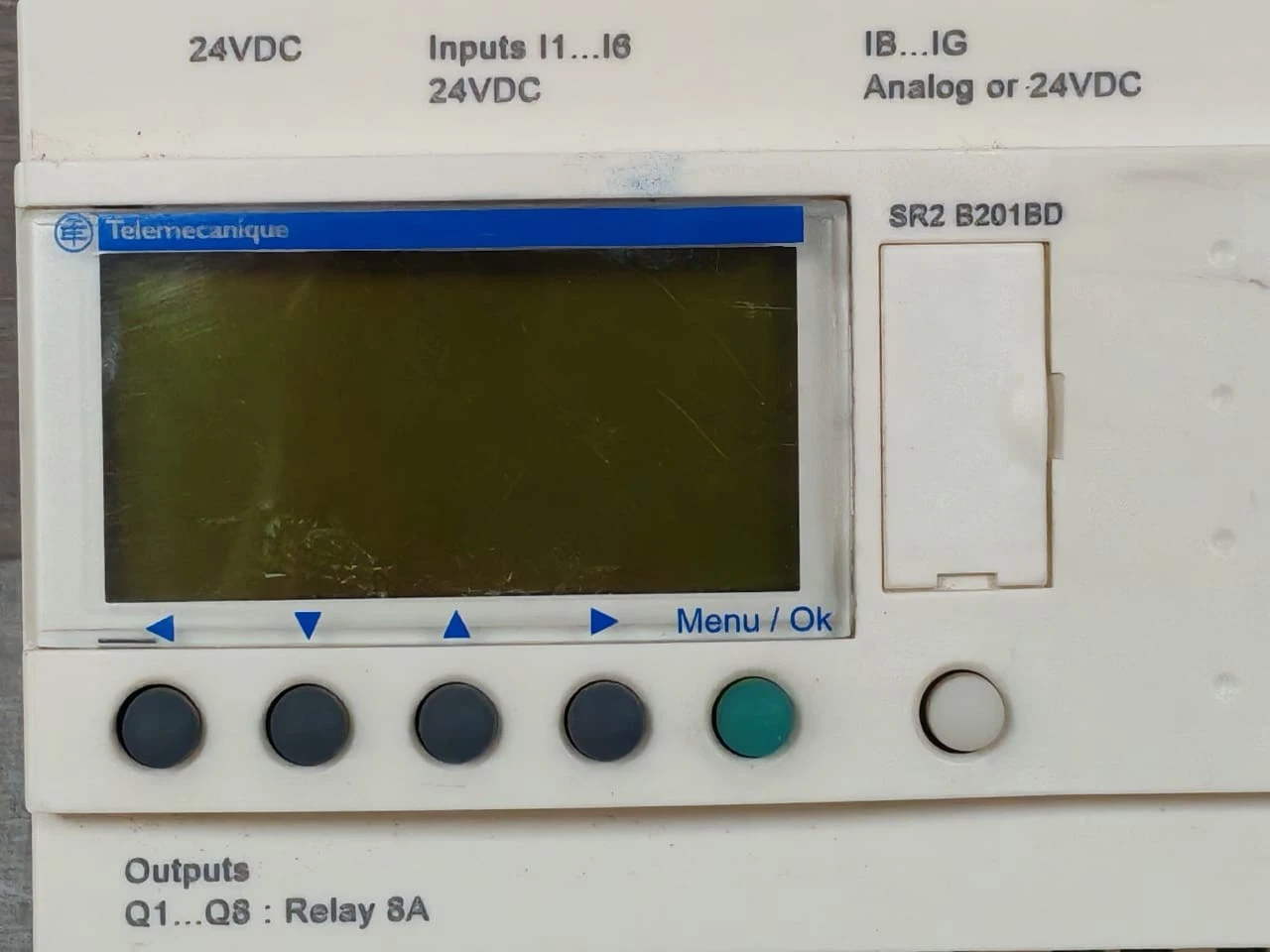 USED Telemecanique By Schneider Electric SR2 B201BD Compact Smart Relay - Image 2
