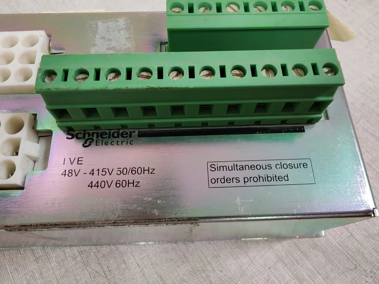 USED SCHNEIDER ELECTRIC 29352 IVE ELECTRICAL INTERLOCKING VOLTAGE 48-415VAC - Image 2