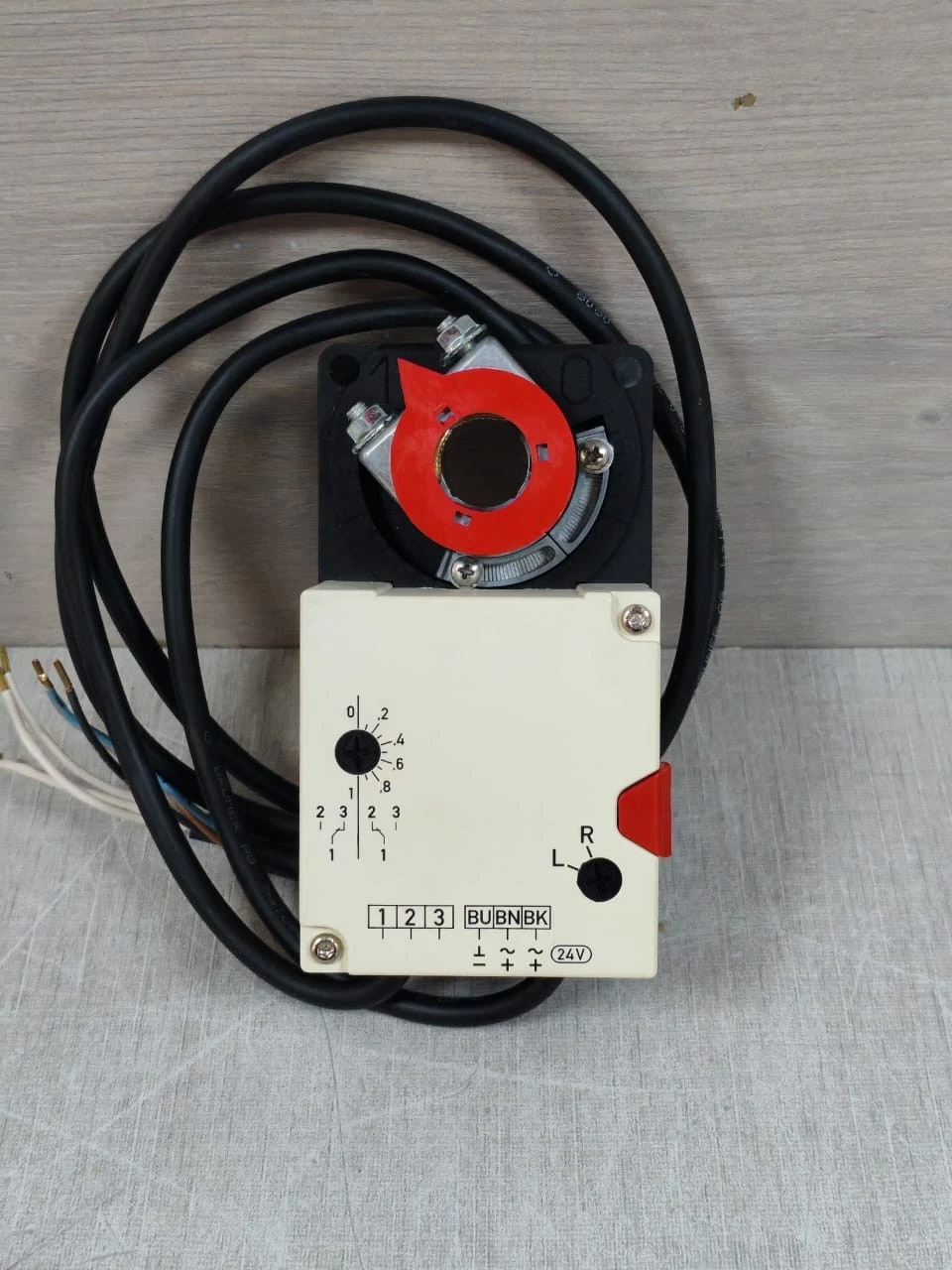 GRUNER 227S-230-05 ROTARY ACTUATOR 230VAC - NEW W/O ORIG.BOX - Image 3