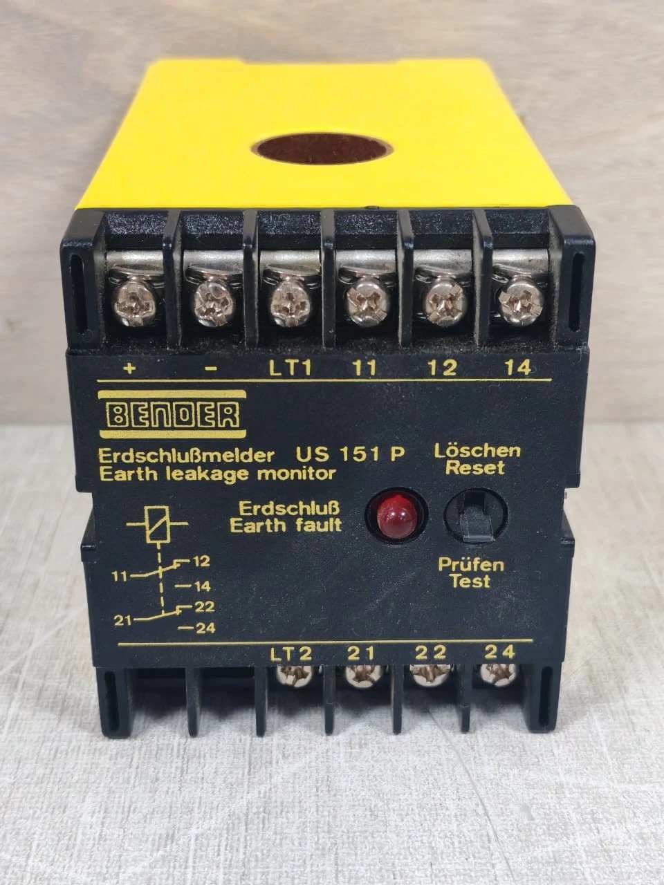 BENDER US151P-1 B918374 EARTH FAULT MONITOR - NEW W/O BOX