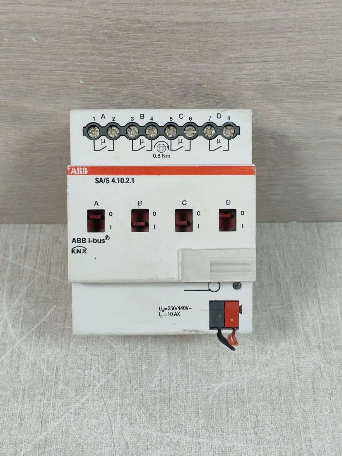 USED ABB SA/S 4.10.2.1 2CDG 110 156 R0011 SWITCH ACTUATOR- 4FOLD