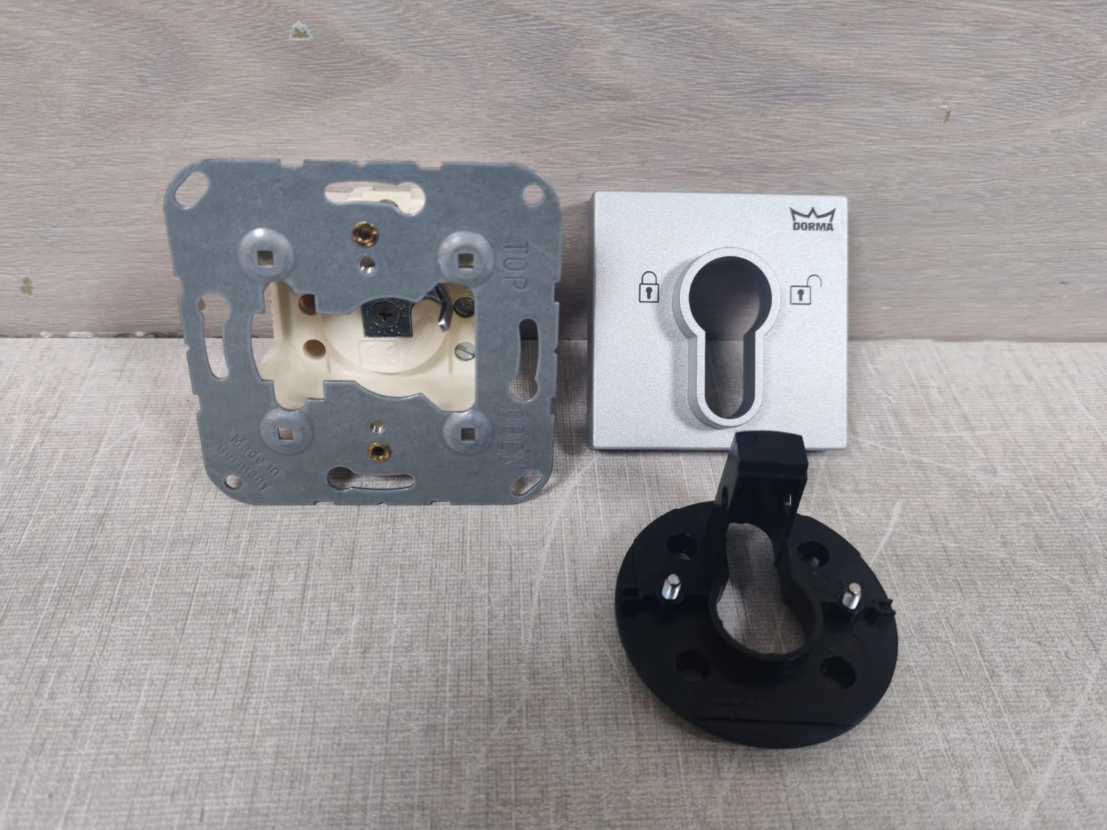 GIRA 0492 23 System 55,Aluminum Cover Key Switch Dorma 56330701-New Without Box