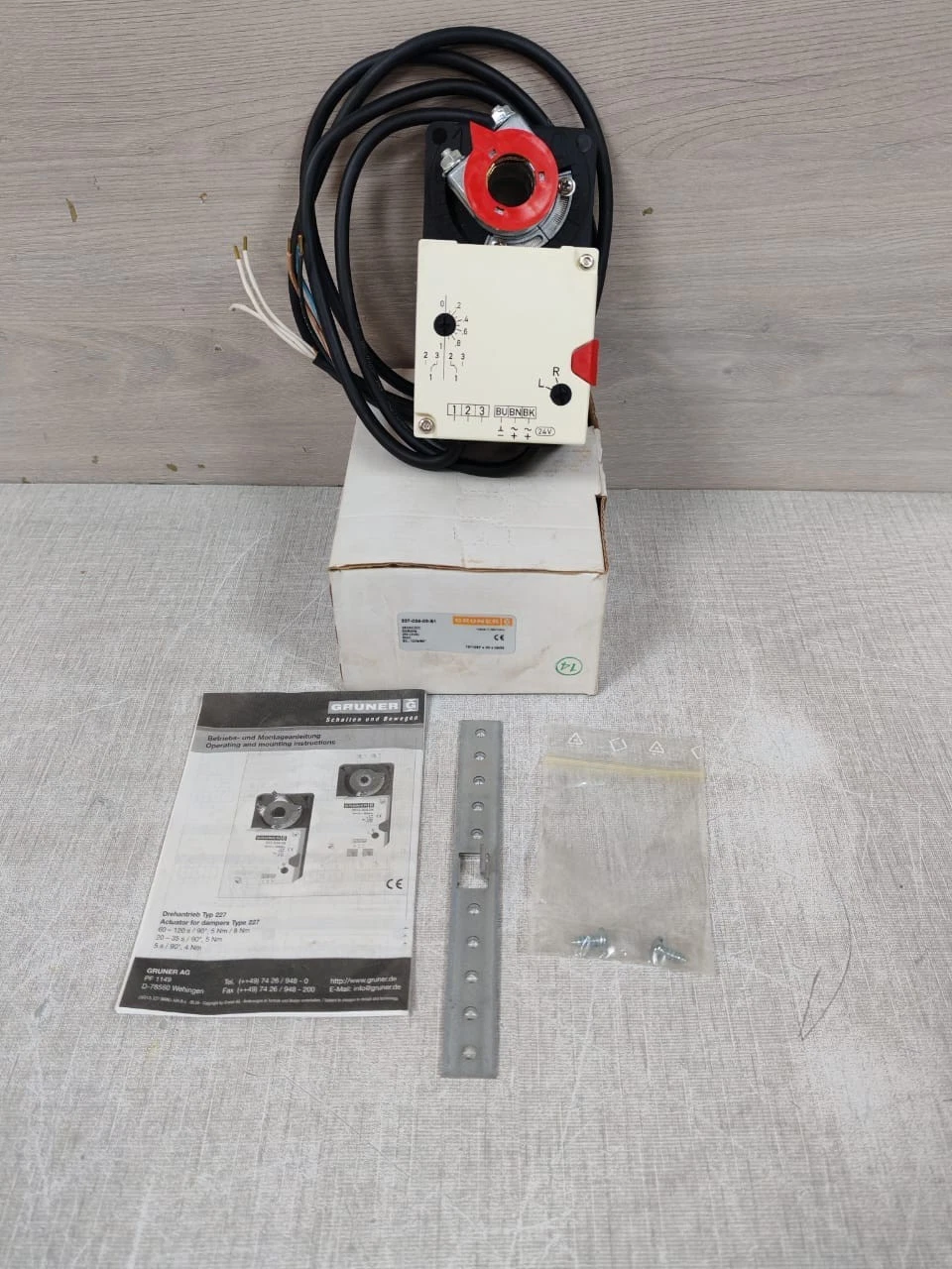 GRUNER 227S-230-05 ROTARY ACTUATOR 230VAC - NEW W/O ORIG.BOX