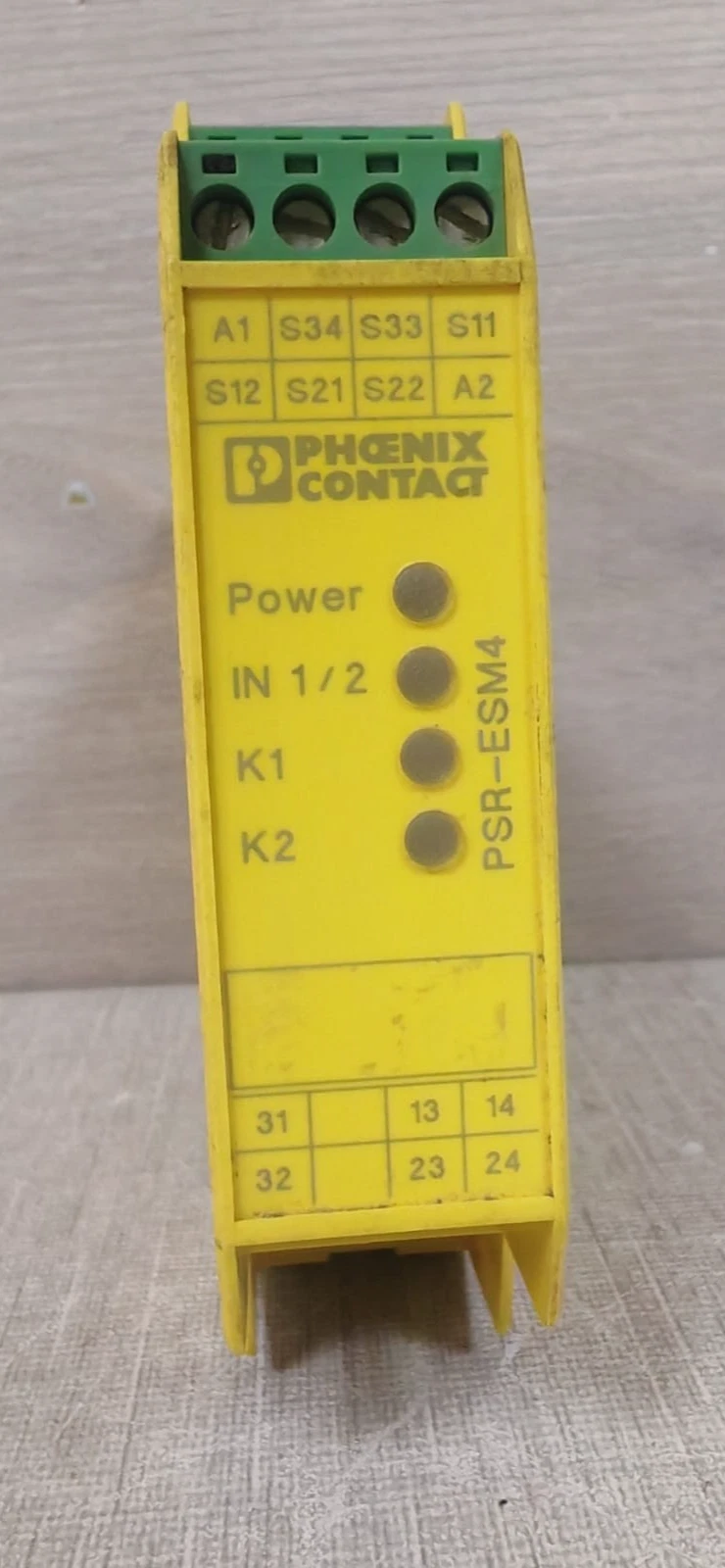 USED Phoenix Contact PSR-ESM4 Safety Relay