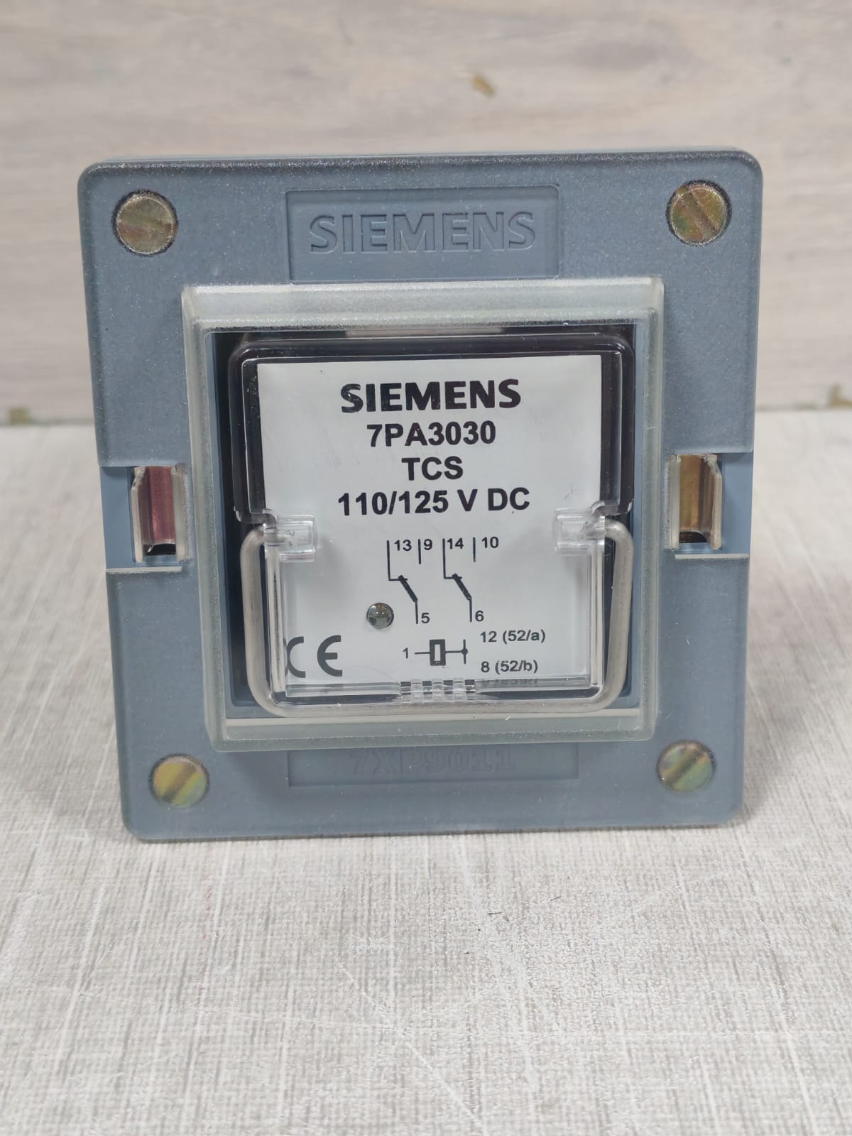 SIEMENS 7PA3030 7PA3030-1 TRIP CIRCUIT SUPERVISION 2 NC/NO W/ SOCKET 100-125VDC - Image 2