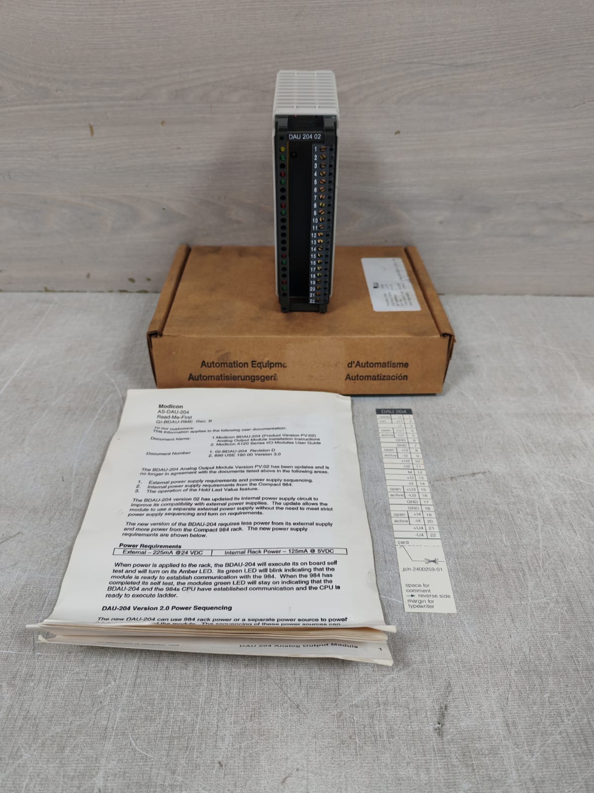 SCHNEIDER A120-COMPACT AS-BDAU-204 4 CHANNEL ANALOG OUTPUT / NEW OPEN-BOX