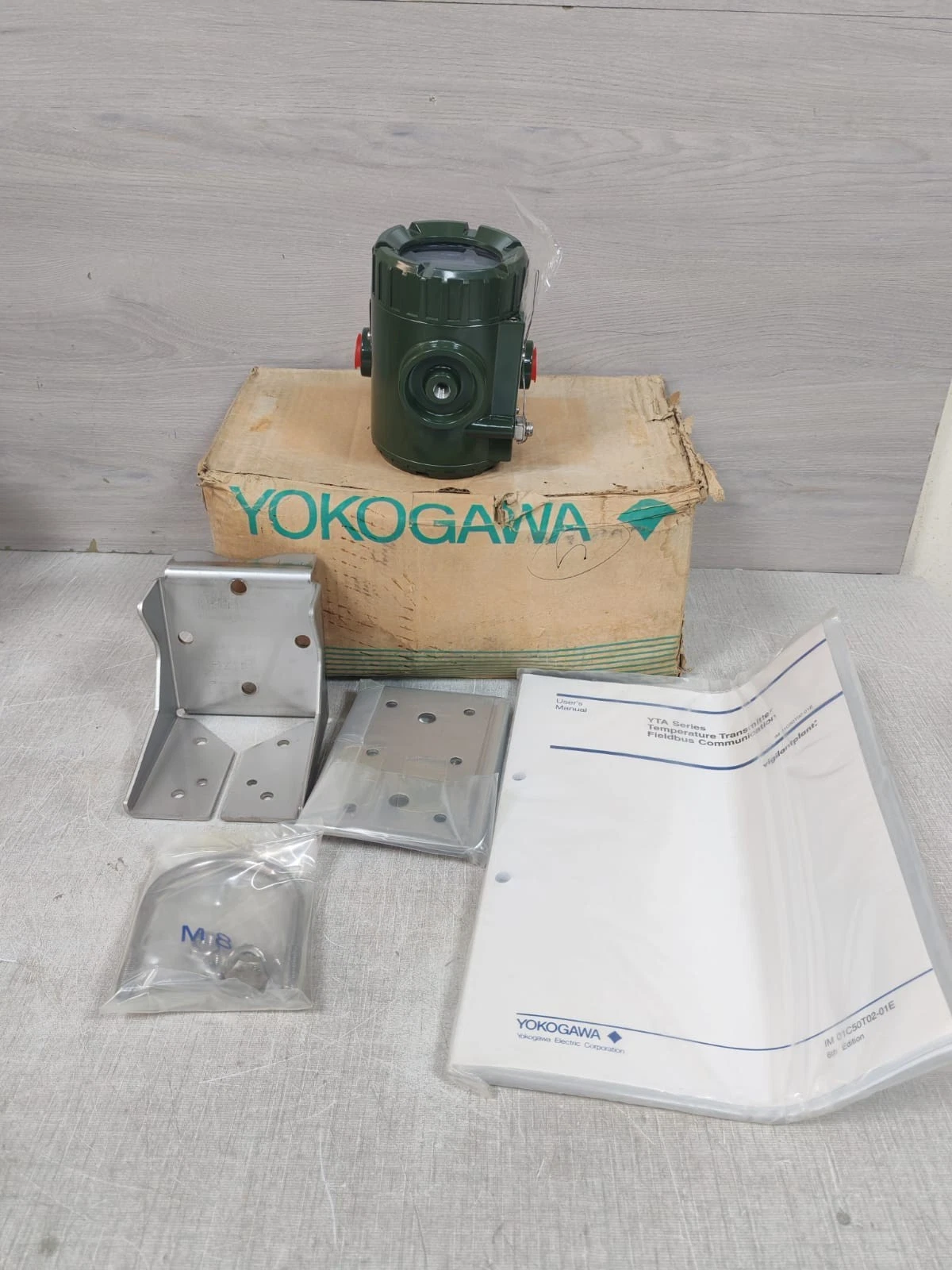 YOKOGAWA YTA320 FA4DD/X1 STYLE S3 TEMPERATURE TRANSMITTER-NEW W/ FILTHY BOX