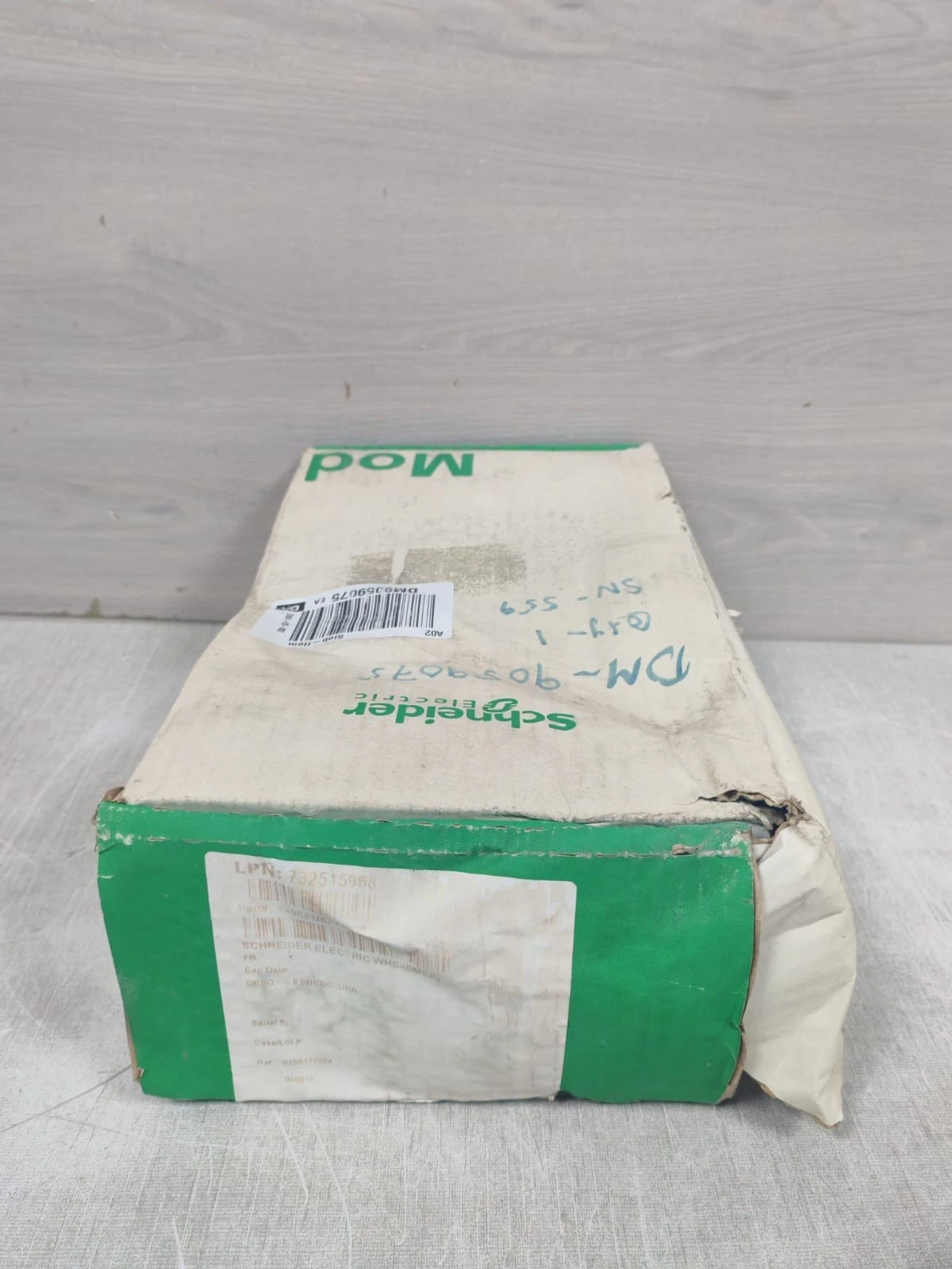 Schneider Electric 140CPU67160 Hot Standby Controller PV:43 RL:54 SV:3.50-New Open-Box - Image 2